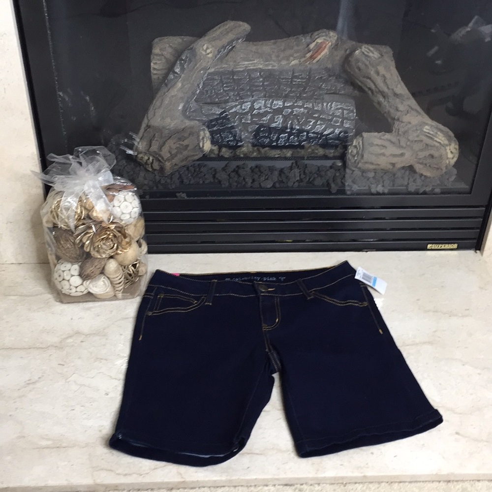 Celebrity Pink Bermuda Denim Jean Shorts Size 5